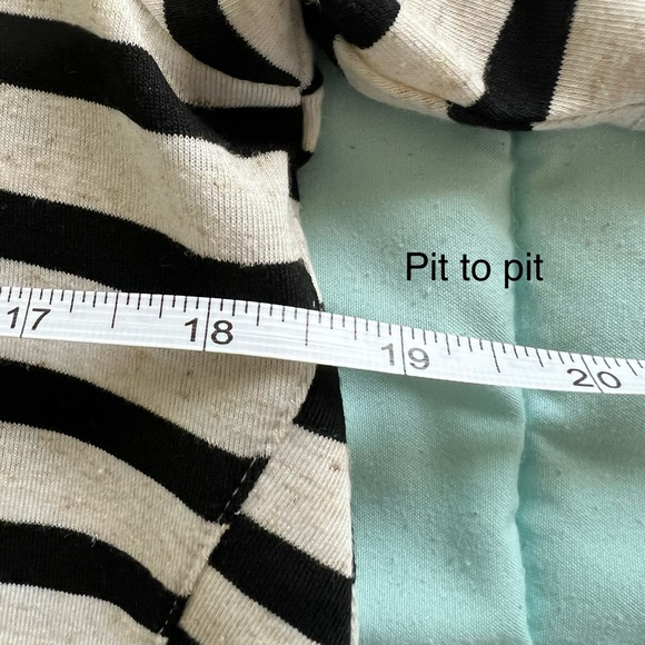 Love Scarlett Oatmeal & Black Striped Asymmetrical T-shirt - Picture 7 of 8